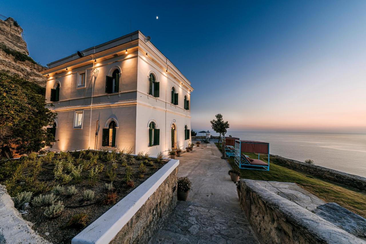 Faro Punta Imperatore Forio  Luaran gambar