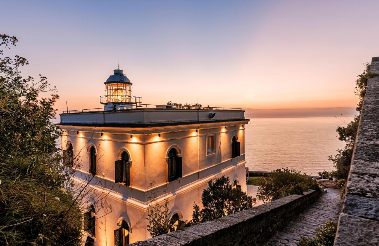 Faro Punta Imperatore Forio  Luaran gambar