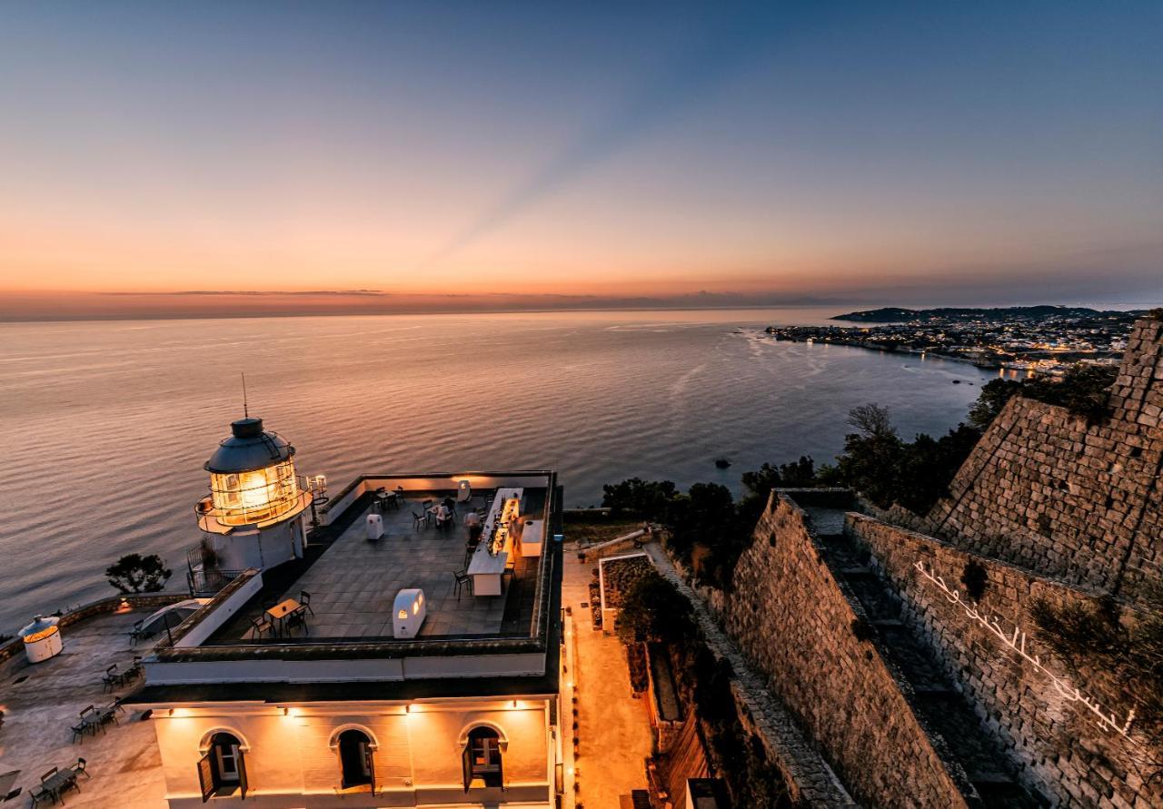 Faro Punta Imperatore Forio  Luaran gambar